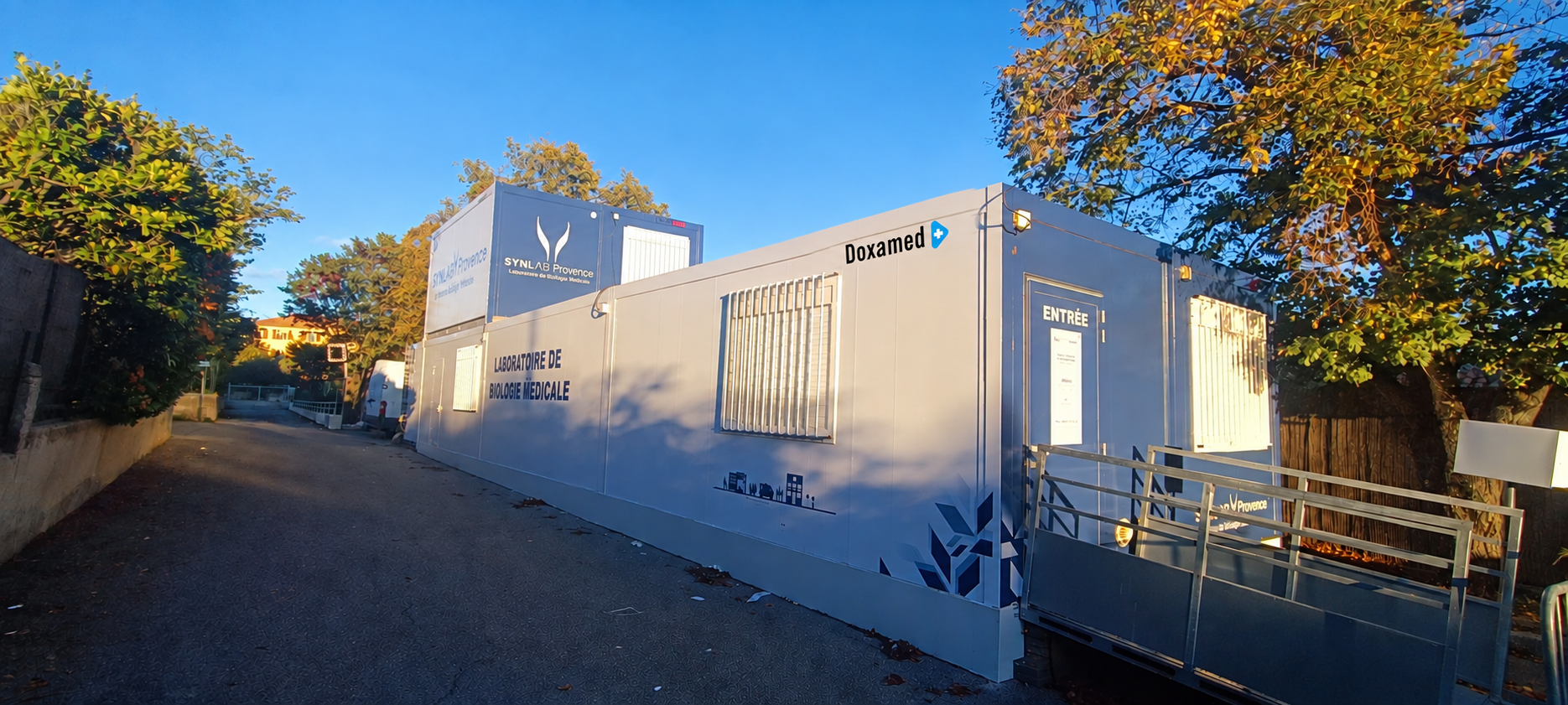 Laboratoire installé dans une Box Doxamed